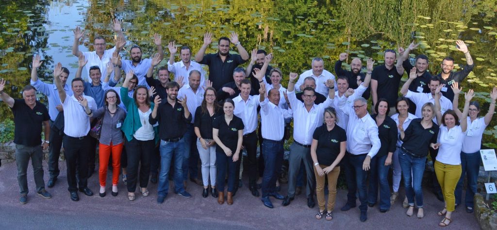franchise cybel extension maison convention nationale 2017 : un groupe soudé et une soirée conviviale. franchise cybel extension maison convention nationale 2017