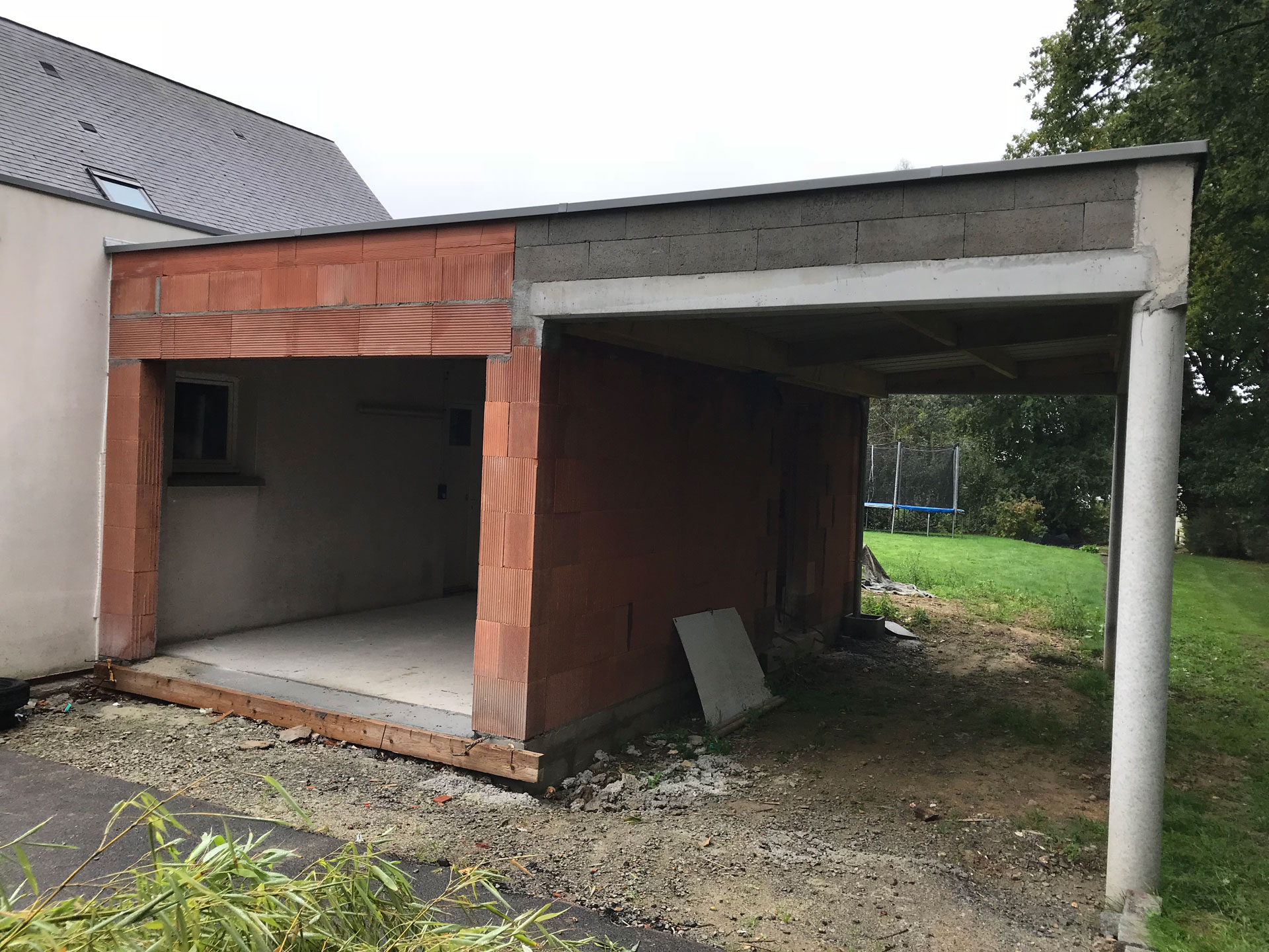 Extension de garage avec carport en brique à Bruz-(35170)