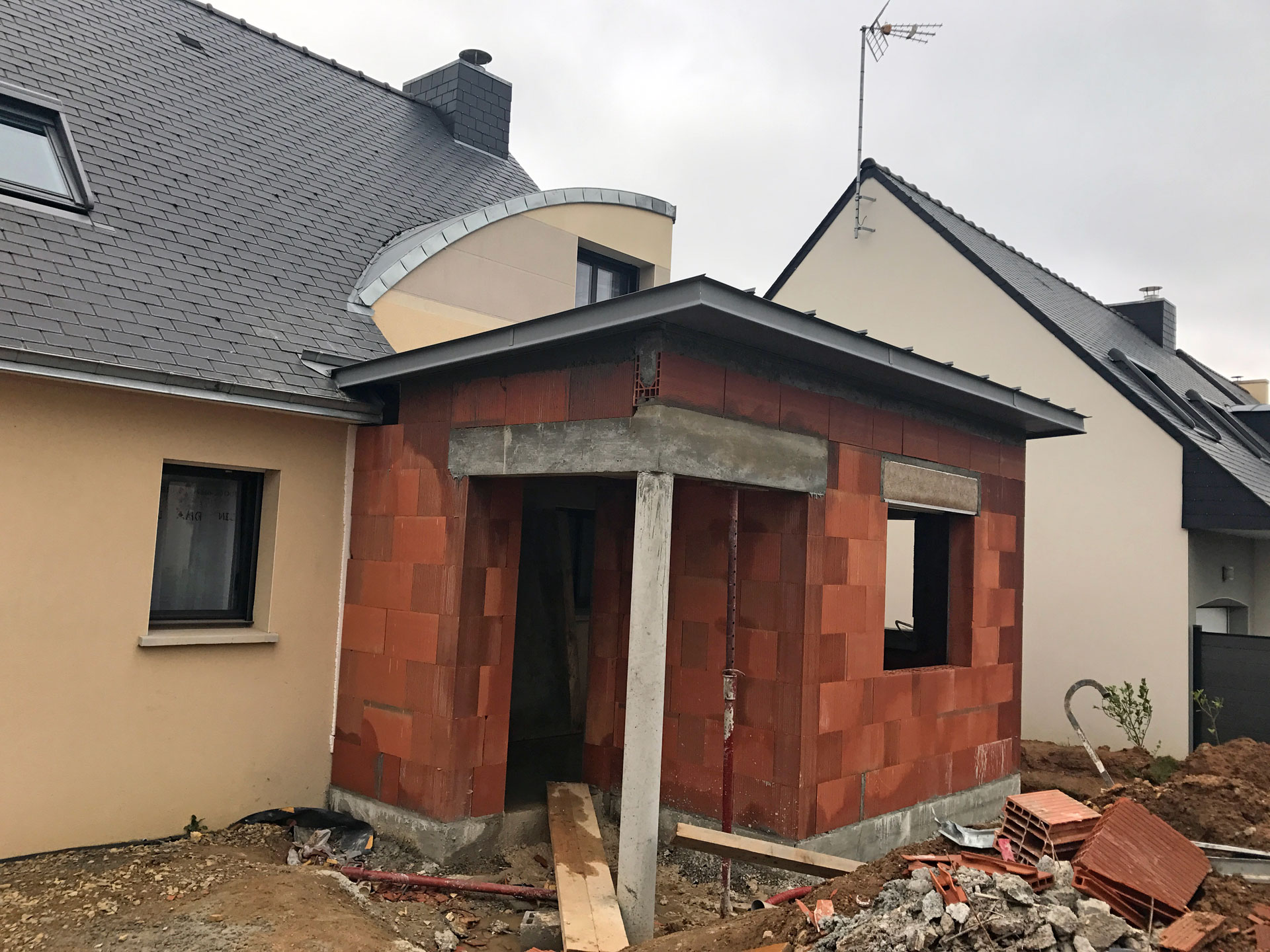 Extension de maison pour une entrée pendant travaux (35140)