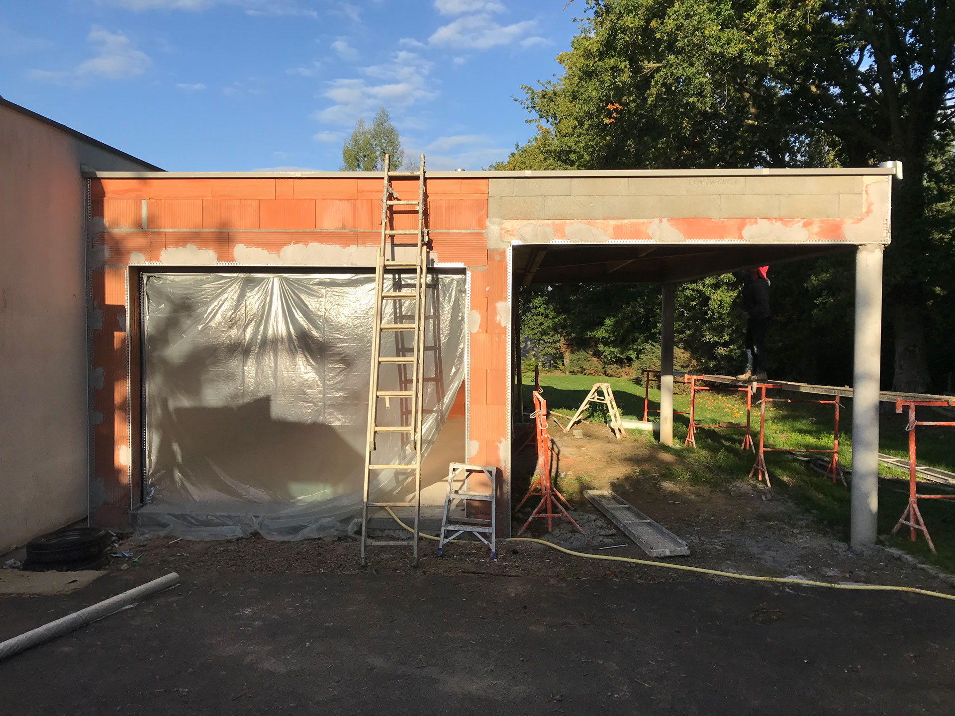 Extension murs en briques pour garage avec carport à Bruz (35170)