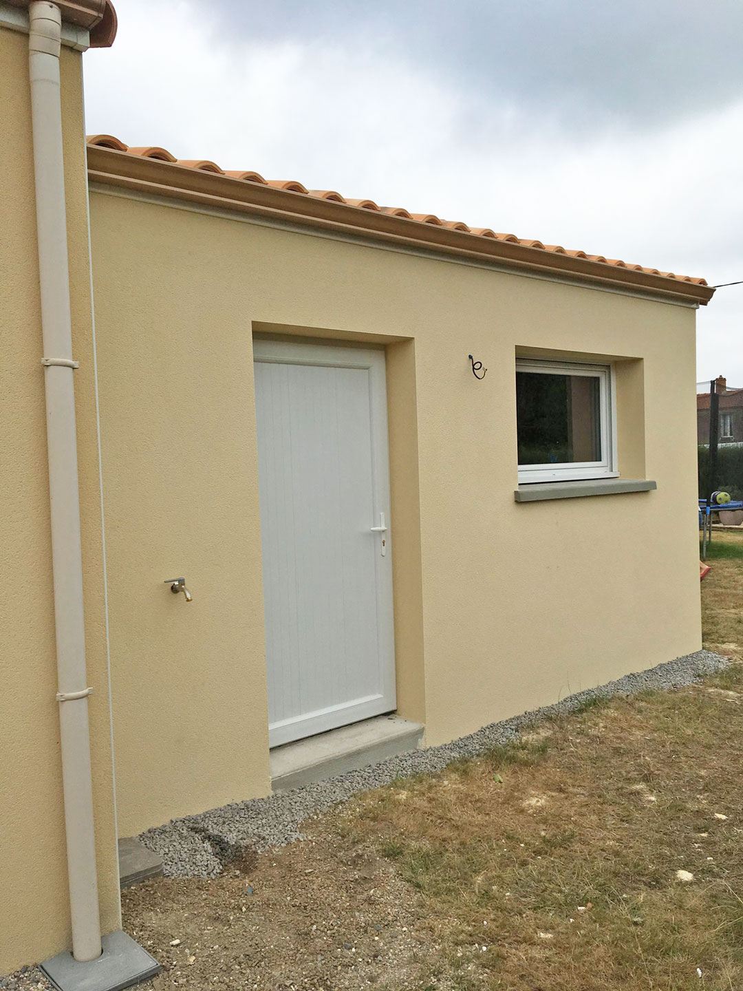 Extension de garage porte de service à Frossay (44320)