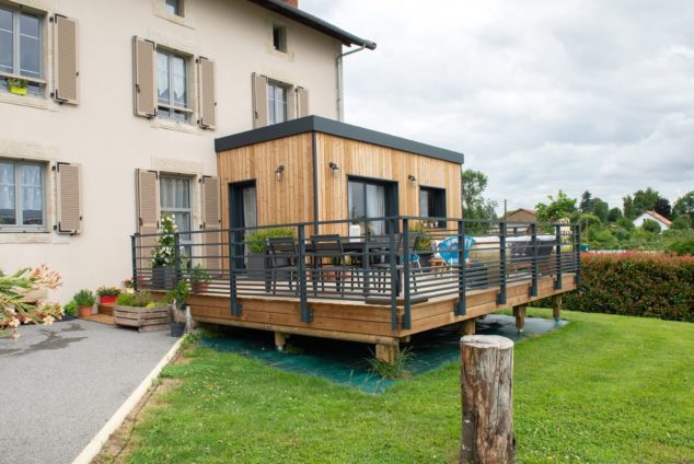 Un extension et une terrasse en bois