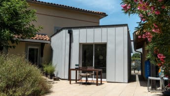 L'extension depuis le jardin.