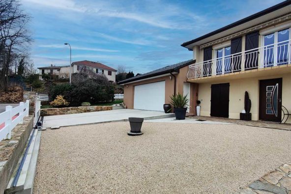 Un garage au style traditionnel