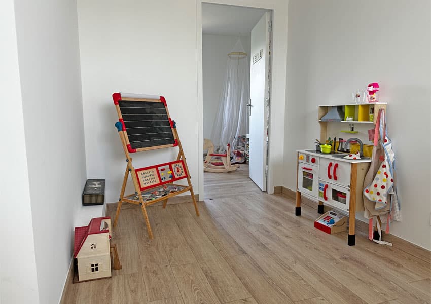 La chambre dans l'agrandissement de maison