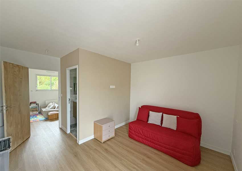 La chambre spacieuse de 13 m²