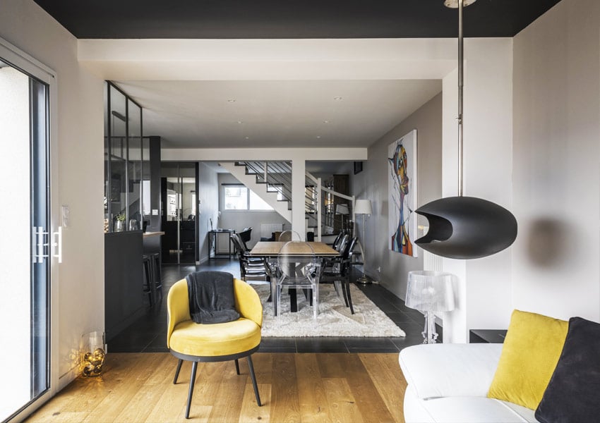Une vue de l'extension sur l'intérieur de la maison à Châteaubourg.