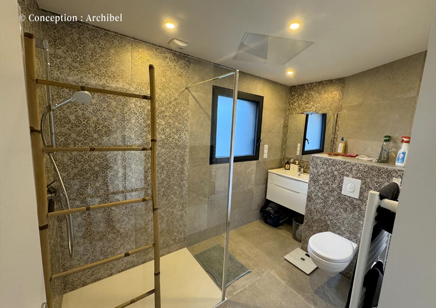 Nouvelle salle de bain après extension.