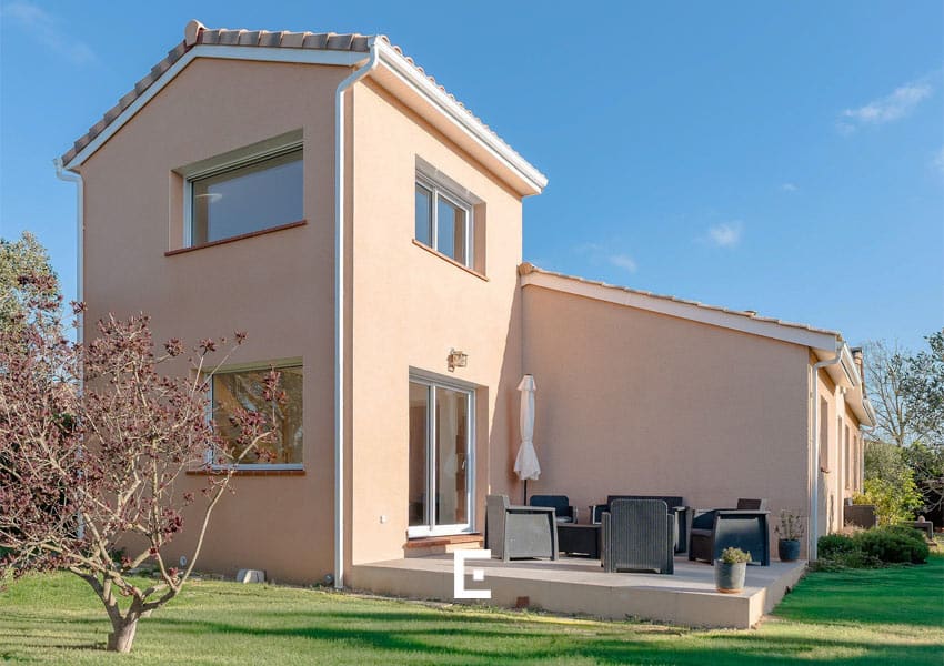 extension d'une maison de plain-pied avec un étage située à Pins-Justaret