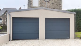 Un garage double à double pentes